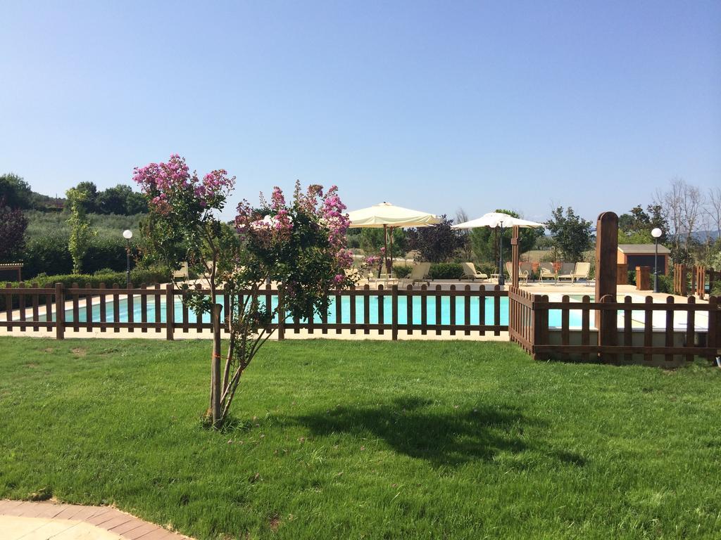 Relais Paradiso Resort & Spa Marcellano Exteriör bild